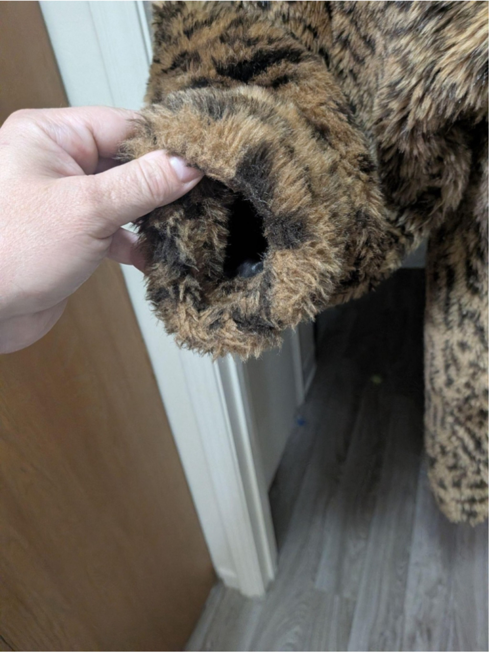 1960s Vintage Monterey Fashions Faux Fur Coat Womens Brown Animal Print USA Long - Picture 8 of 9